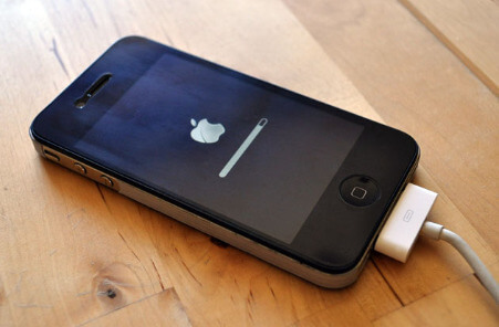Apple блокирует джейлбрейк для iOS Iphone1