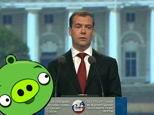 Медведев поблагодарил создателя Angry Birds
